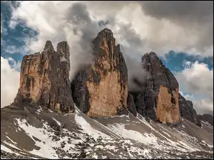 Ciemne chmury nad Tre Cime di Lavaredo