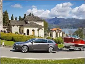 Kościół, Opel Insignia, Przyczepa, Łódź