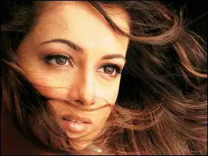 Włosy, Diya Mirza, Twarz