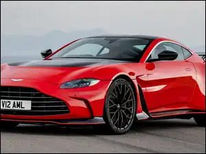 Aston Martin V12 Vantage, Czerwony