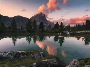 Włochy, Odbicie, Prowincja, Skały, Dolomity, Góry, Lago di Limides, Jezioro, Drzewa, Belluno
