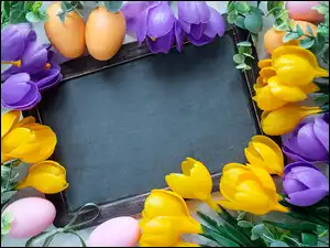 Ramka z pisankami i krokusami