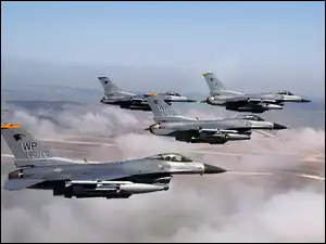 F-16, Eskadra, Myśliwców