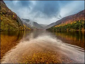 Góry Wicklow, Jesień, Jezioro, Dolina Glendalough, Lasy, Upper Lake, Irlandia, Drzewa