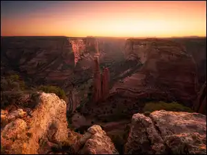 Arizona, Kanion, Wschód słońca, Stany Zjednoczone, Drzewa, Skały, Canyon de Chelly National Monument