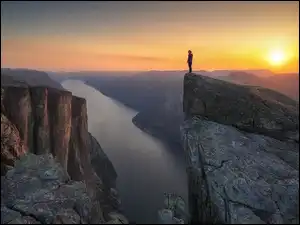 Gmina Forsand, Norwegia, Skały, Zachód słońca, Fiord Lysefjorden, Kobieta