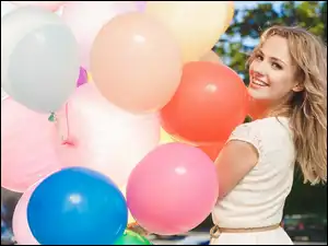 Baloniki, Uśmiechnięta, Blondynka