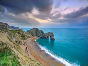 Łuk wapienny, Anglia, Wybrzeże Jurajskie, Durdle Door, Hrabstwo Dorset, Skała, Chmury, Morze