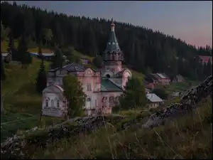 Domy, Cerkiew, Wieś Kyn, Rosja, Drzewa, Kraj Permski