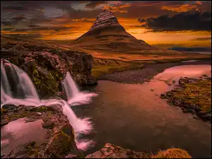 Zachód słońca, Islandia, Góra Kirkjufell, Wodospad