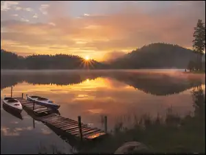 Pomost, Kajaki, Wschód słońca, Jezioro, Mgła, Drzewa, Las