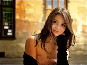 Dana, Kobieta
