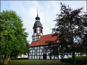 Cerkiew, Drzewa