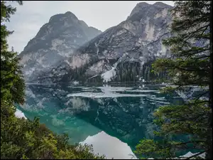 Jezioro, Drzewa, Śnieg, Góry, Odbicie