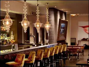 Krzesła, Bar, Alkohole, Lampy