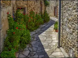Kamienna ulica w Kato Lefkara, Cypr