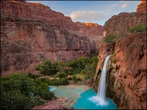 Drzewa, Stany Zjednoczone, Góry, Wodospad Havasupai, Arizona, Skały, Niebo, Park Narodowy Wielkiego Kanionu