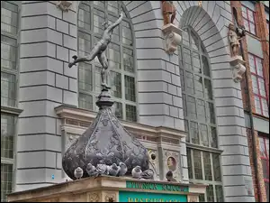 Gołębie, Gdańsk, Posąg, Kamienice