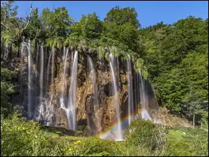 Drzewa, Park Narodowy Jezior Plitwickich, Wodospad Galovac, Chorwacja, Skały, Tęcza
