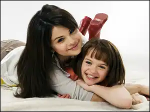 Uśmiech, Selena Gomez, Dziewczynka