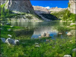 Jezioro, Krn Lake, Trawa, Słowenia, Kamienie, Krn Mountains, Góry