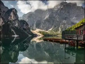 Łódki, Drzewa, Drewniany, Dolomity, Południowy Tyrol, Włochy, Pragser Wildsee, Jezioro, Góry, Dom