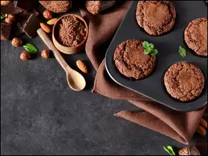 Czekoladowe muffinki w foremce