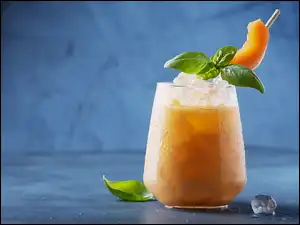 Koktajl mango z kostkami lodu