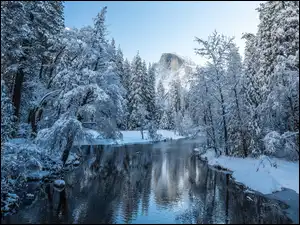 Ośnieżone, Merced River, Zima, Rzeka, Kalifornia, Stany Zjednoczone, Góra, Park Narodowy Yosemite, Half Dome, Drzewa
