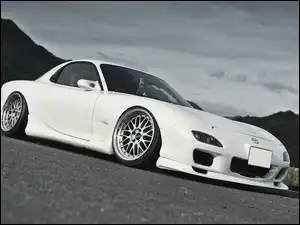 Samochód, Mazda RX7