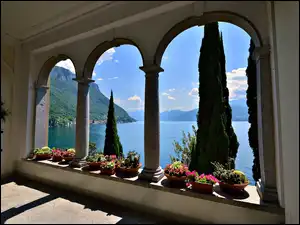 Villa Monastero, Włochy, Kwiaty, Varenna, Kolumny, Góry, Jezioro