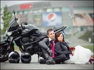 Młoda Para, Kawasaki, Z750