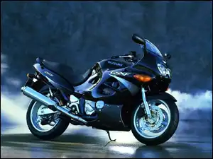 światła , Motory Suzuki, tłumik , koła, kierownica, siedzenie , opony, lusterka