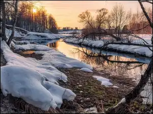 Śnieg, Wschód słońca, Rzeka, Zima, Drzewa
