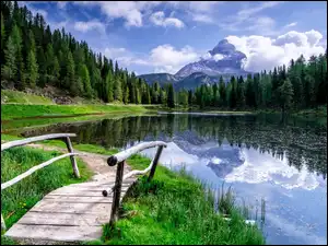 Włochy, Mostek, Trawa, Antorno Lake, Dolomity, Góry, Drzewa, Las, Jezioro, Chmury