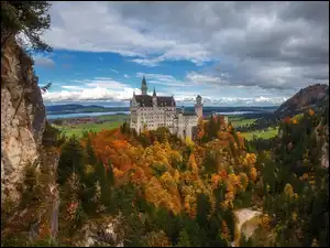 Zamek Neuschwanstein w niemieckiej Bawarii