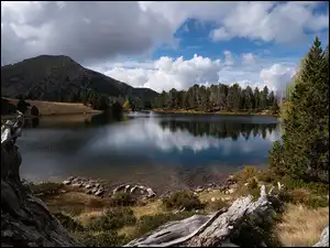 Jezioro Estany de la Nou w Andorze