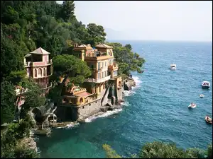 Domy, Skały, Włochy, Wybrzeże, Portofino, Łódki, Drzewa