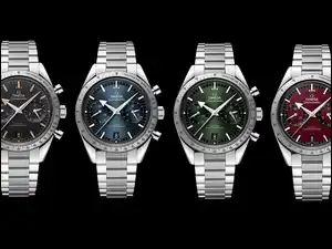 Zegarki Omega Speedmaster z kolorową tarczą na ciemnym tle