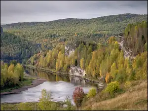 Rosja, Lasy, Kraj Permski, Skały, Gubacha, Jesień, Rzeka Kosva, Drzewa, Góry