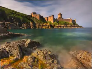 Chmury, Bretania, Skały, Castle of the Rock Goyon, Morze, Zatoka Saint Malo, Zamek, Francja, Fort la Latte