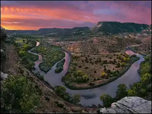 Nowy Meksyk, Góry, Zachód słońca, Stany Zjednoczone, Drzewa, Rio Chama, Rzeka