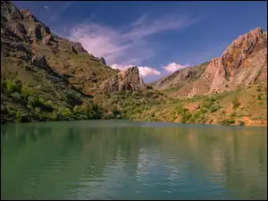 Krzewy, Góry, Jezioro