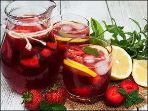 Lemoniada truskawkowa