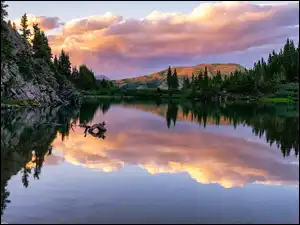 Skały, Lasy, Zachód słońca, Odbicie, Lost Lake, Kolorado, Drzewa, Jezioro, Góra, Przełęcz Cottonwood, Stany Zjednoczone