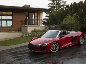 Czerwone Audi R8 Spyder V10