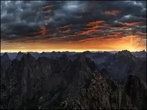 Góra, Jagged Mountain, Stany Zjednoczone, Góry San Juan, Kolorado, Wschód słońca, Chmury