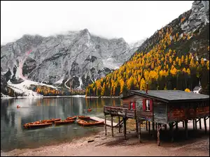 Chata, Włochy, Pragser Wildsee, Góry, Dolomity, Drewniana, Łódki, Jezioro
