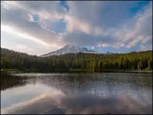 Stany Zjednoczone, Park Narodowy Mount Rainier, Drzewa, Chmury, Stratowulkan, Góra, Jezioro, Mount Rainier, Reflection Lake, Stan Waszyngton