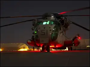 Ogień, Helikopter CH-53D, Noc